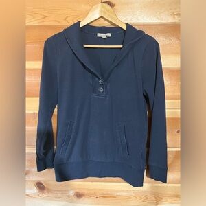 Banana Republic Blue long sleeved collared sweater with pockets. Size Small